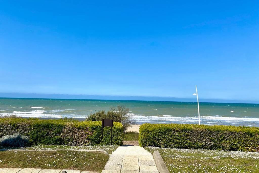 Studio Avec Acces A La Mer - Cabourg Bagian luar foto